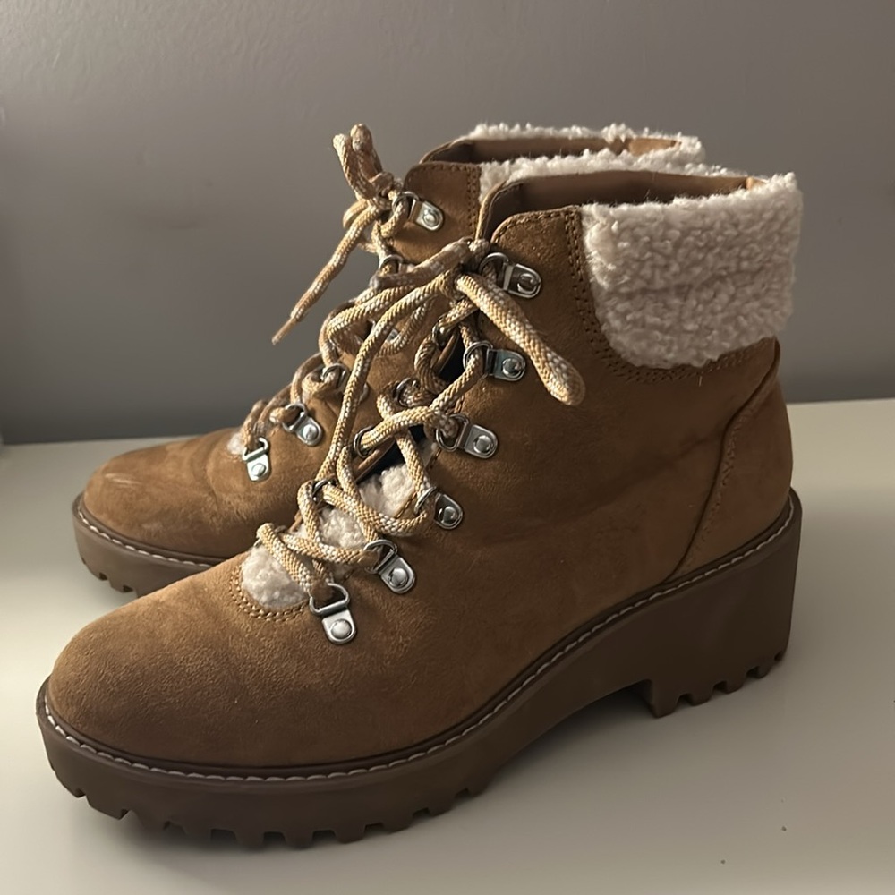 women’s heeled boots